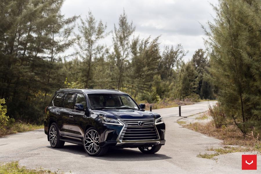  Lexus LX570 on Vossen Wheels (HF-3) 2019 года  (фото 9 из 10)